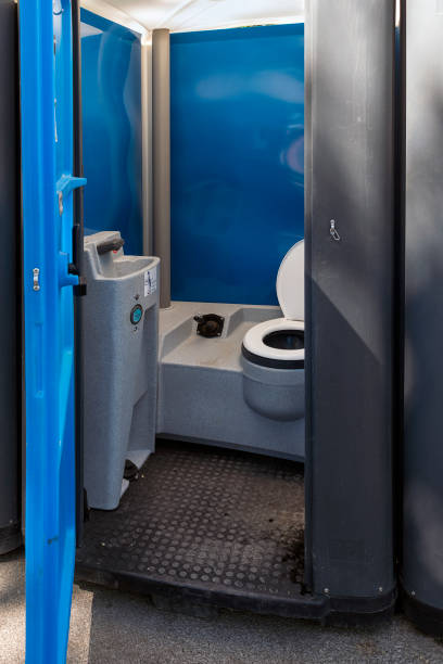 Portable Toilet Options We Offer in Three Lakes, FL